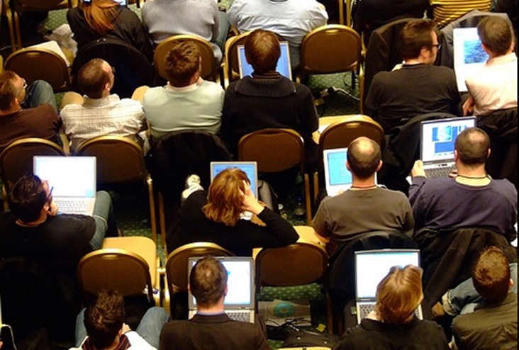 12 Tips for Live Tweeting at a Conference